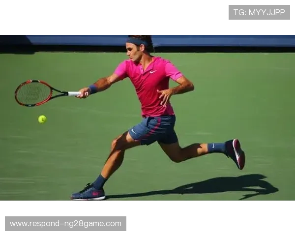 网球巨星梅德韦杰夫力压费德勒夺冠，再创历史新篇章